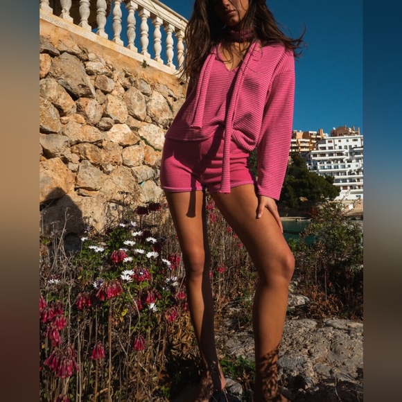 ZARA LIMITED EDITION STRIPED SWEATSHIRT WITH SCARF - Picture 1 of 5